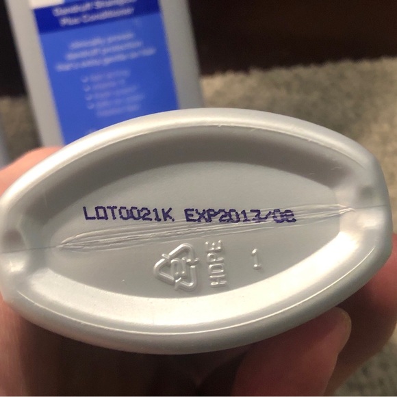 X3 Neutrogena T/Gel Daily Control 2 in 1 Dandruff Shampoo + Conditioner 8.5oz - Picture 5 of 8